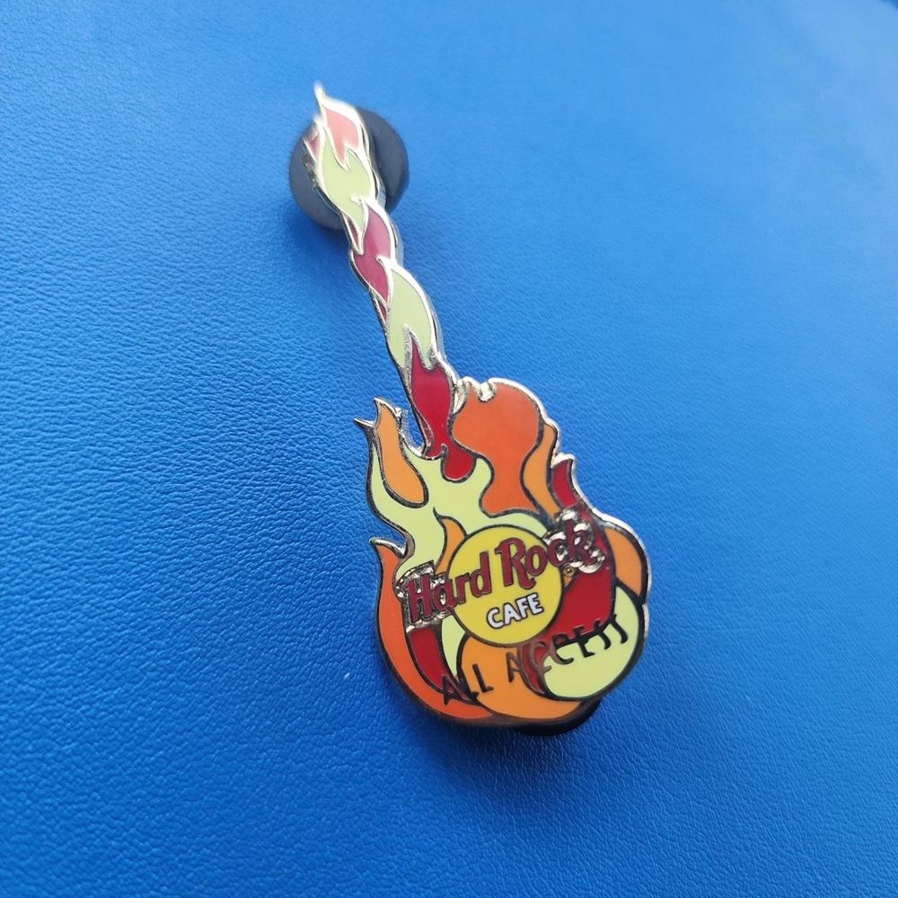 Hard Rock Cafe Flame Guitar Pin